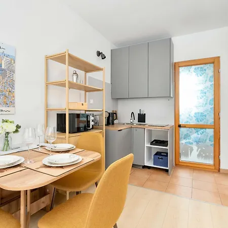 Apartament Cozy With Workspace Near The Skm Station By Renters *