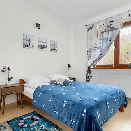 Cozy With Workspace Near The Skm Station By Renters Апартаменты