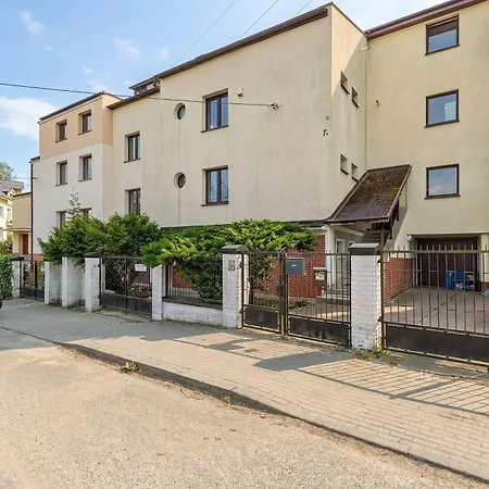 Apartament Cozy With Workspace Near The Skm Station By Renters