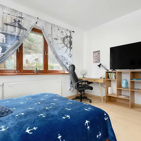 Cozy With Workspace Near The Skm Station By Renters Апартаменты *