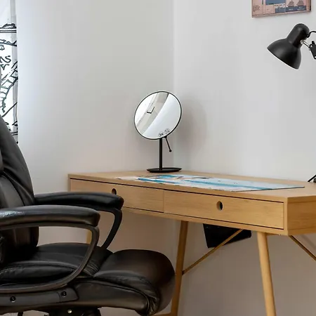 Cozy With Workspace Near The Skm Station By Renters Apartament Gdynia