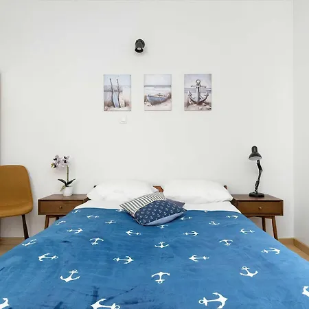 Cozy With Workspace Near The Skm Station By Renters Апартаменты