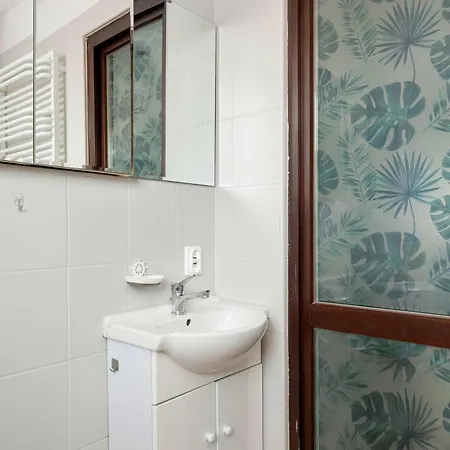 Cozy With Workspace Near The Skm Station By Renters شقة غدينيا