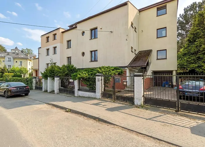 Apartament Cozy With Workspace Near The Skm Station By Renters